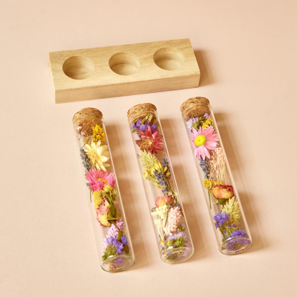 Notesworth | Message in a Box, a dried flower letterbox gift made to order at The Petal Boutique Winchester